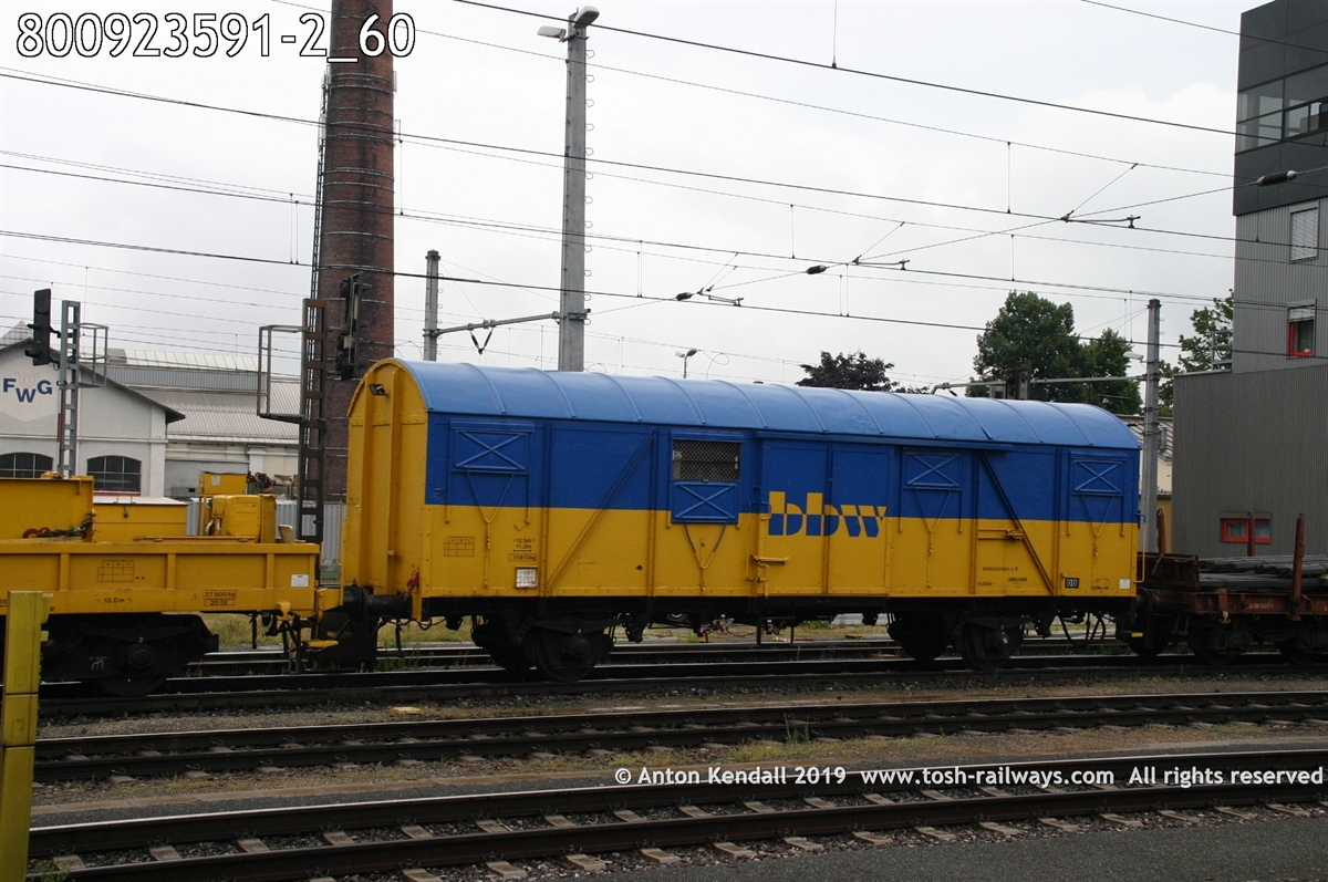 800923591-2_60.jpg